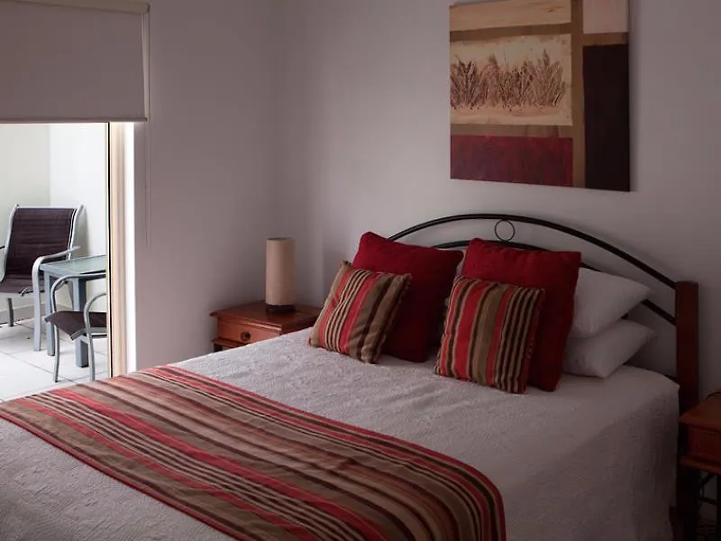 Waters Edge Apartment Кэрнс 5*,  Австралия